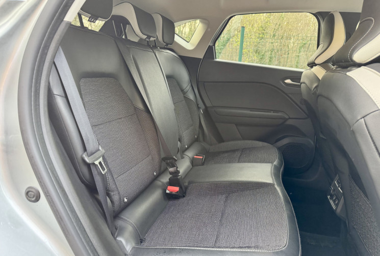 Renault Captur II E-Tech 1.6i 145 ch Hybride TECHNO / Carplay / Cockpit / Camera / Grand ecran / TVA