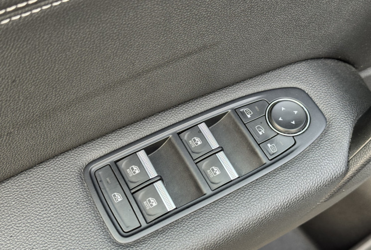 Renault Captur II E-Tech 1.6i 145 ch Hybride TECHNO / Carplay / Cockpit / Camera / Grand ecran / TVA