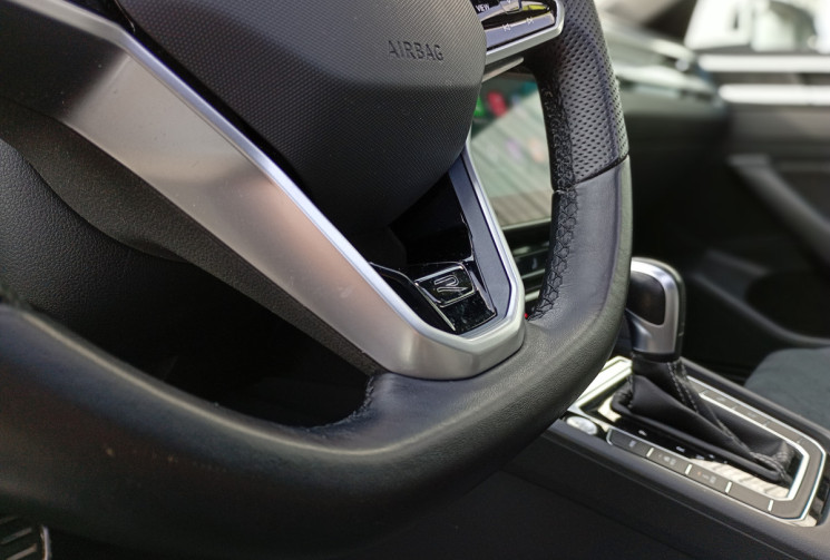 Volkswagen ARTEON  1.4 TSI eHybrid 218ch R-Line DSG6 / Attelage Électrique / Toit Ouvrant