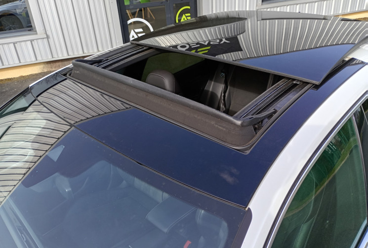 Volkswagen ARTEON  1.4 TSI eHybrid 218ch R-Line DSG6 / Attelage Électrique / Toit Ouvrant