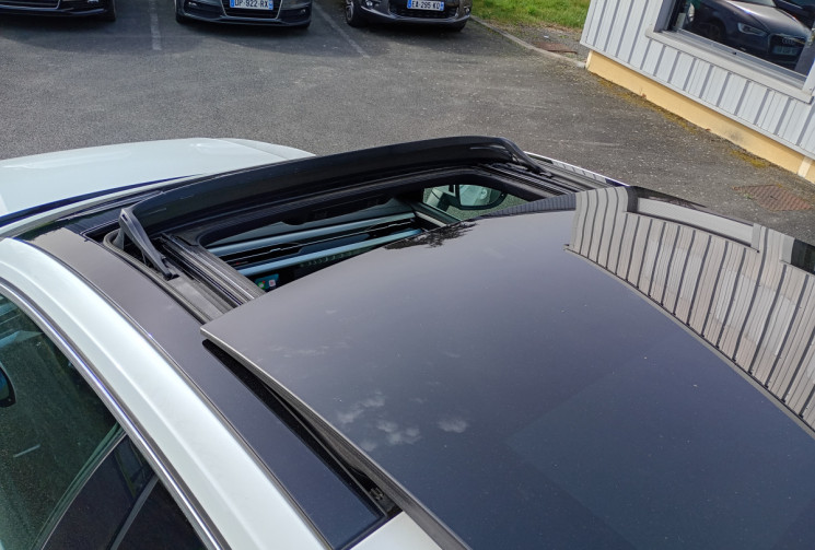 Volkswagen ARTEON  1.4 TSI eHybrid 218ch R-Line DSG6 / Attelage Électrique / Toit Ouvrant