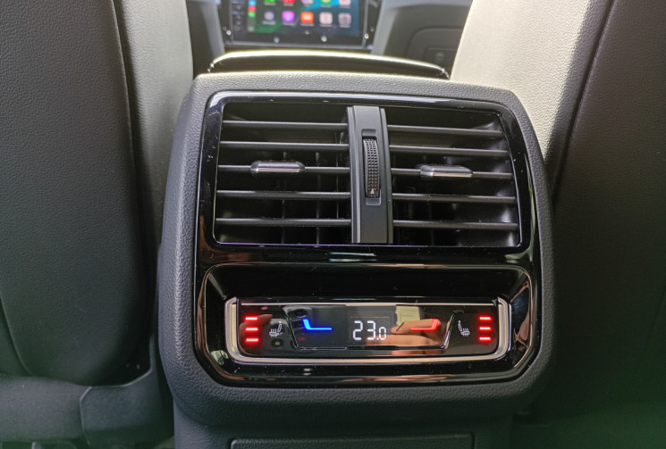 Volkswagen ARTEON  1.4 TSI eHybrid 218ch R-Line DSG6 / Attelage Électrique / Toit Ouvrant