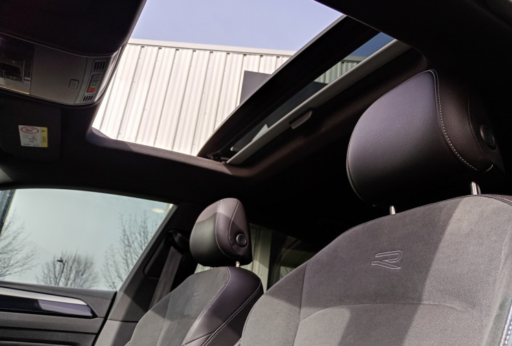 Volkswagen ARTEON  1.4 TSI eHybrid 218ch R-Line DSG6 / Attelage Électrique / Toit Ouvrant