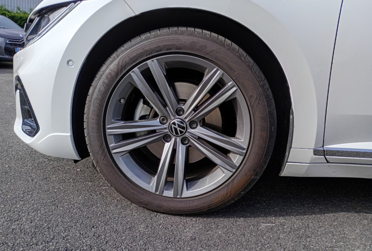 Volkswagen ARTEON  1.4 TSI eHybrid 218ch R-Line DSG6 / Attelage Électrique / Toit Ouvrant