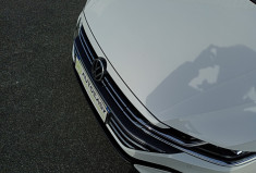 Volkswagen ARTEON  1.4 TSI eHybrid 218ch R-Line DSG6 / Attelage Électrique / Toit Ouvrant