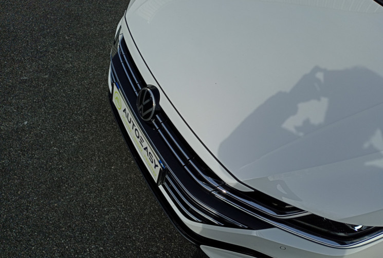 Volkswagen ARTEON  1.4 TSI eHybrid 218ch R-Line DSG6 / Attelage Électrique / Toit Ouvrant