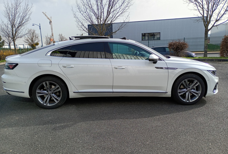Volkswagen ARTEON  1.4 TSI eHybrid 218ch R-Line DSG6 / Attelage Électrique / Toit Ouvrant