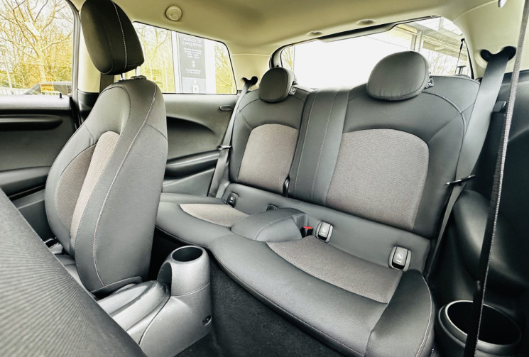 Mini Cooper One 1.5 75ch Classic Excellent état