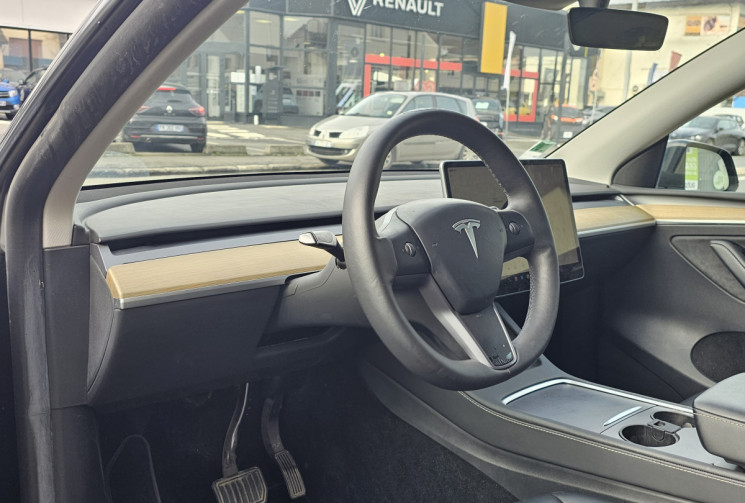 Tesla Model Y MODEL Y 