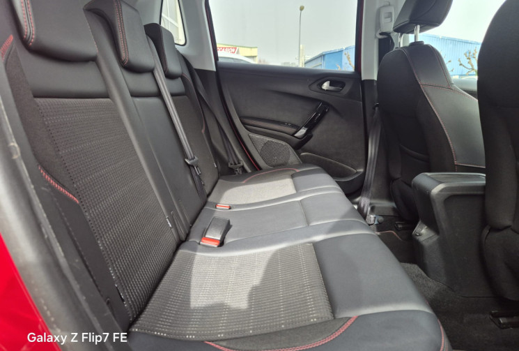 Peugeot 2008 1.2 THP  EAT6 S&S 110CV * GT LINE * DISTRIBUTION FAITE * CARNET PEUGEOT 