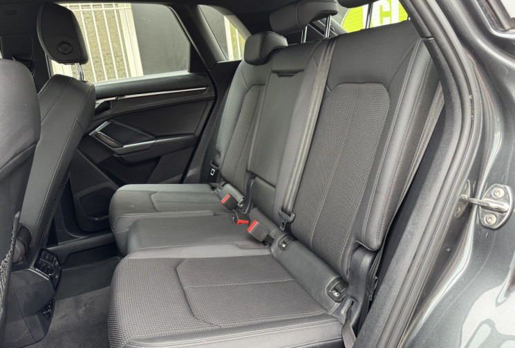 Audi Q3 S-line 35 TFSi 150 ch S-Tronic7 / Camera / Sieges chauffants / Entretien Audi