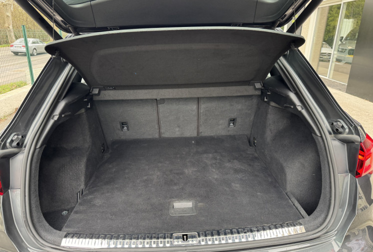 Audi Q3 S-line 35 TFSi 150 ch S-Tronic7 / Camera / Sieges chauffants / Entretien Audi