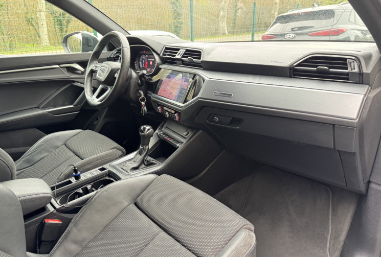 Audi Q3 S-line 35 TFSi 150 ch S-Tronic7 / Camera / Sieges chauffants / Entretien Audi