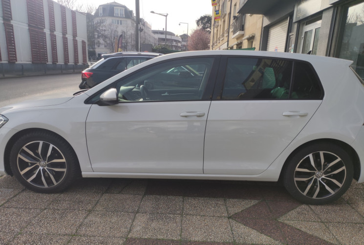 Volkswagen Golf VII Phase 2 // 2.0 TDI // CARAT DSG7 150 cv