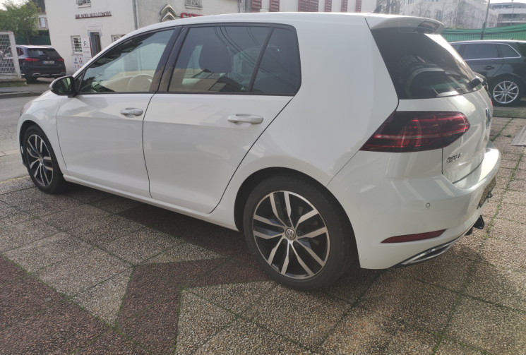 Volkswagen Golf VII Phase 2 // 2.0 TDI // CARAT DSG7 150 cv