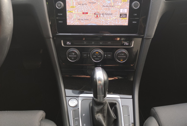 Volkswagen Golf VII Phase 2 // 2.0 TDI // CARAT DSG7 150 cv