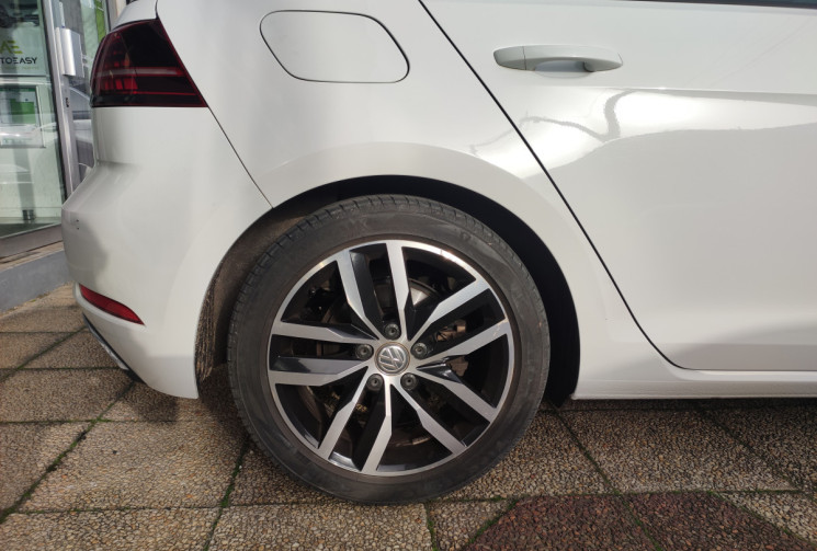 Volkswagen Golf VII Phase 2 // 2.0 TDI // CARAT DSG7 150 cv