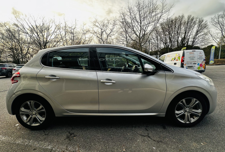 Peugeot 208 1.6 VTI 120ch BVA Allure Moteur à chaîne remplacé