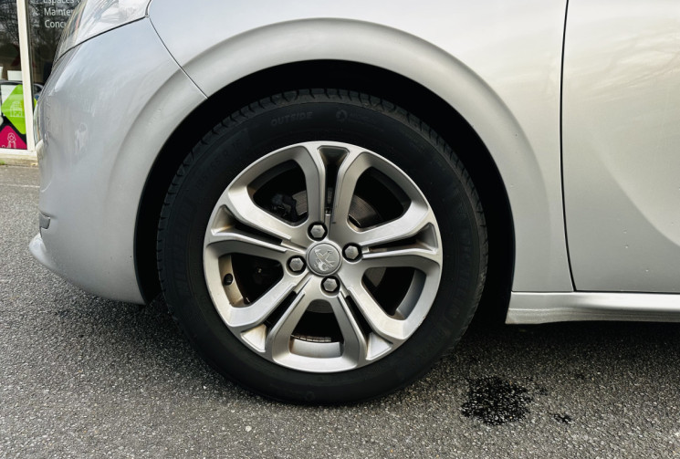 Peugeot 208 1.6 VTI 120ch Allure Moteur à chaîne remplacé