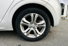 Peugeot 208 1.6 VTI 120ch BVA Allure Moteur à chaîne remplacé