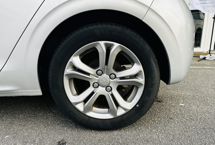 Peugeot 208 1.6 VTI 120ch Allure Moteur à chaîne remplacé