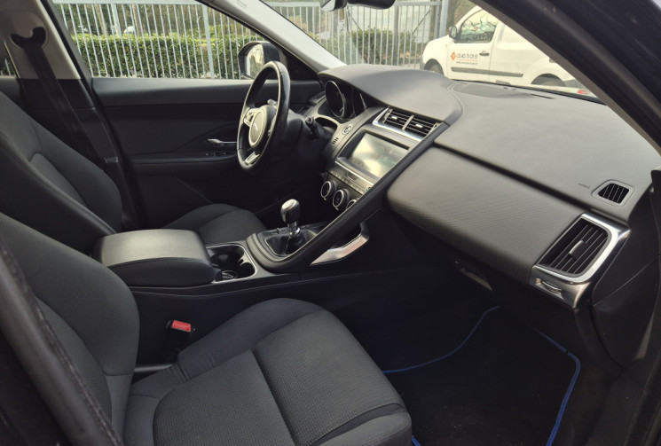 Jaguar E-Pace 2.0D 150ch Double sortie d'échappement