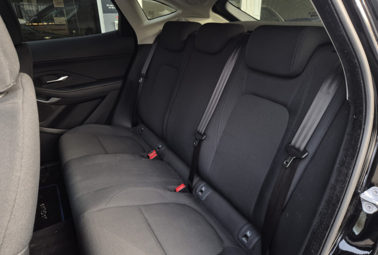 Jaguar E-Pace 2.0D 150ch Double sortie d'échappement