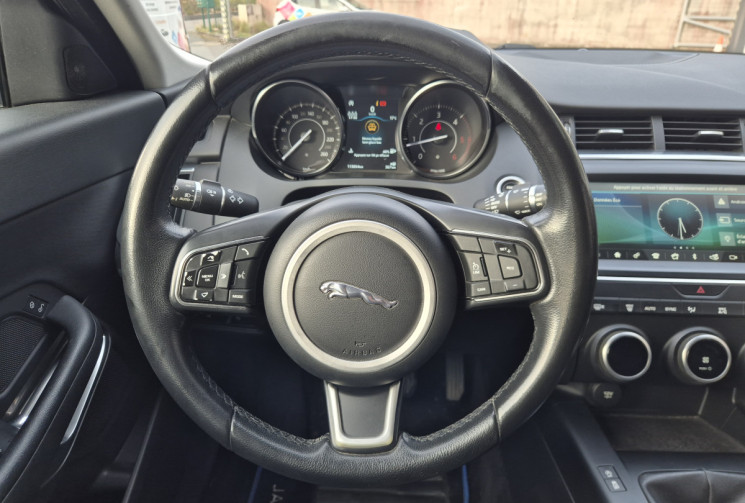 Jaguar E-Pace 2.0D 150ch Double sortie d'échappement