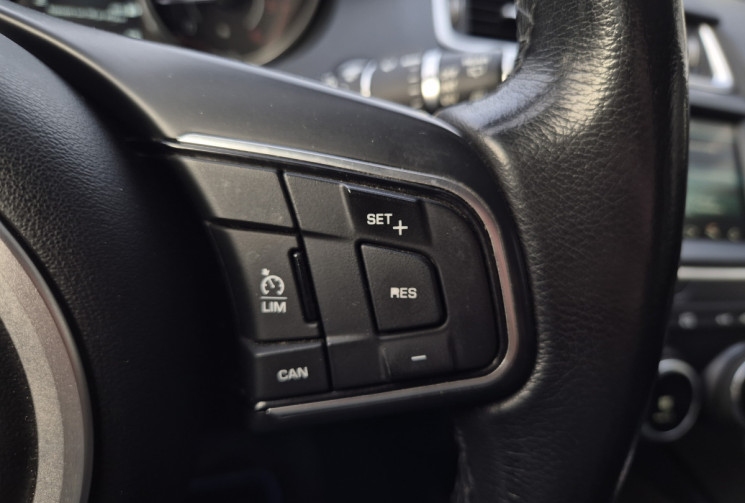 Jaguar E-Pace 2.0D 150ch Double sortie d'échappement