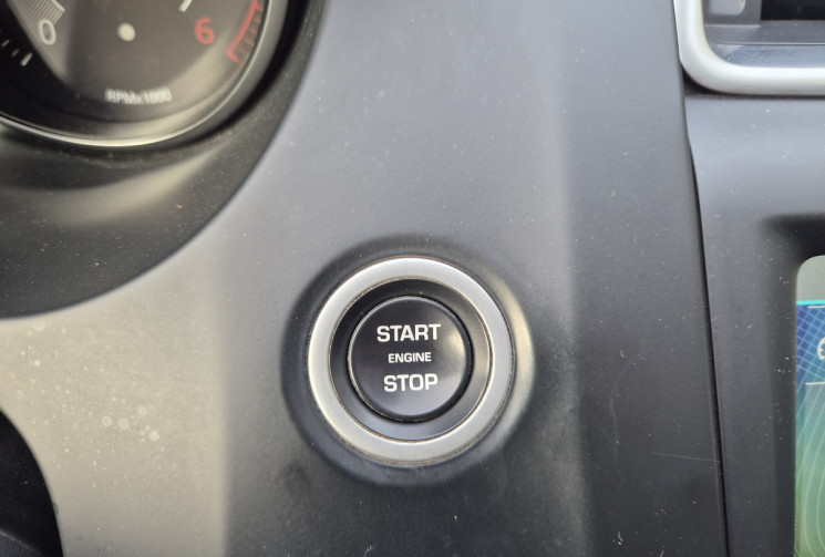 Jaguar E-Pace 2.0D 150ch Double sortie d'échappement