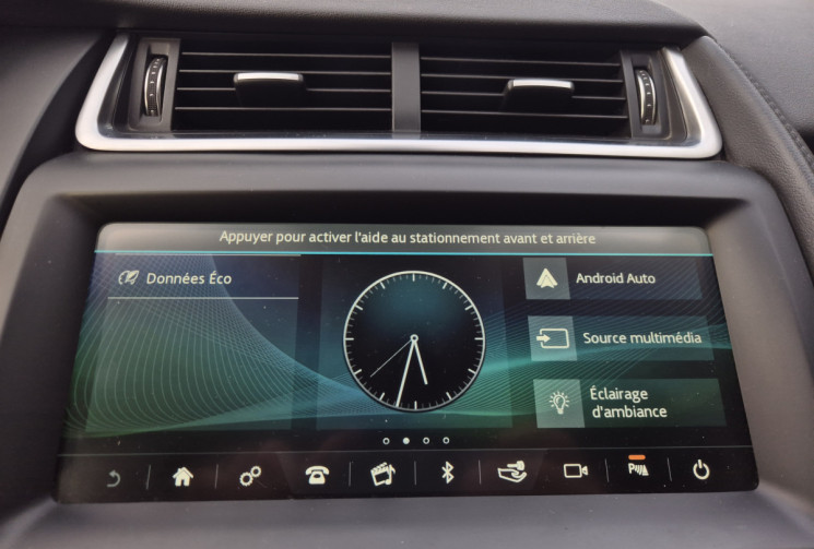 Jaguar E-Pace 2.0D 150ch Double sortie d'échappement