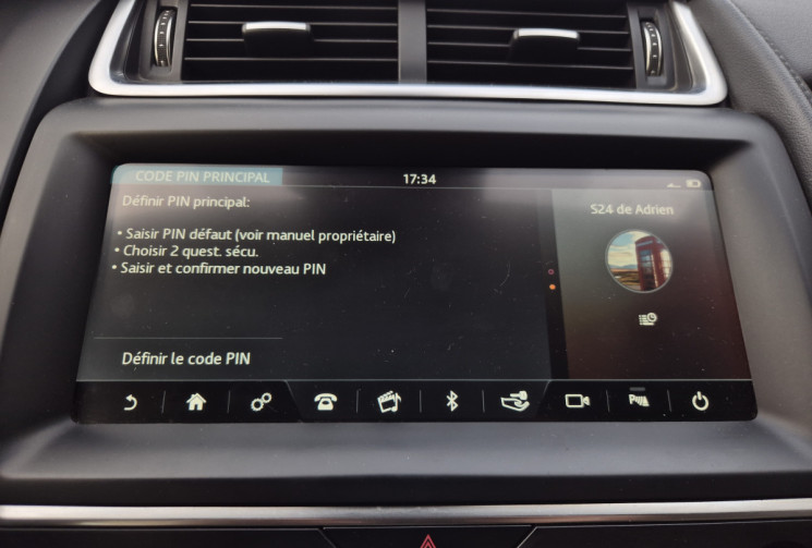 Jaguar E-Pace 2.0D 150ch Double sortie d'échappement