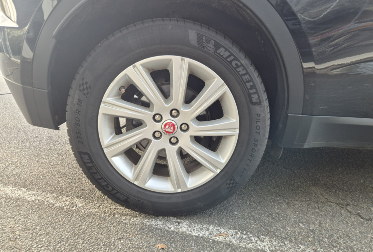 Jaguar E-Pace 2.0D 150ch Double sortie d'échappement