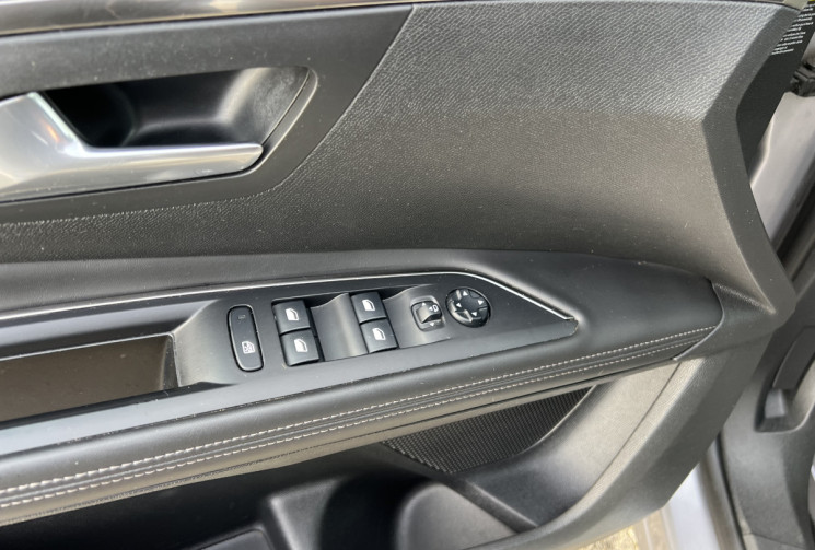 Peugeot 5008 2.0 BlueHDi 150 cv ALLURE / 1ére Main / ATTELAGE