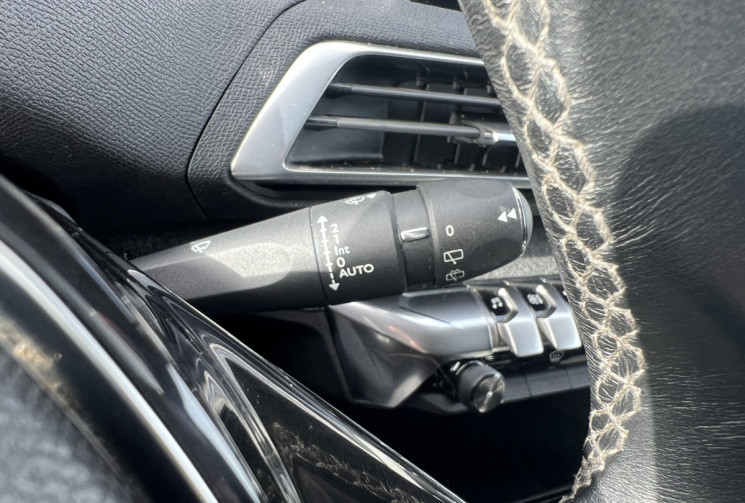 Peugeot 5008 2.0 BlueHDi 150 cv ALLURE / 1ére Main / ATTELAGE