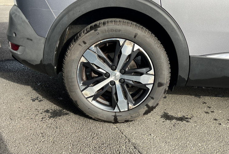 Peugeot 5008 2.0 BlueHDi 150 cv ALLURE / 1ére Main / ATTELAGE