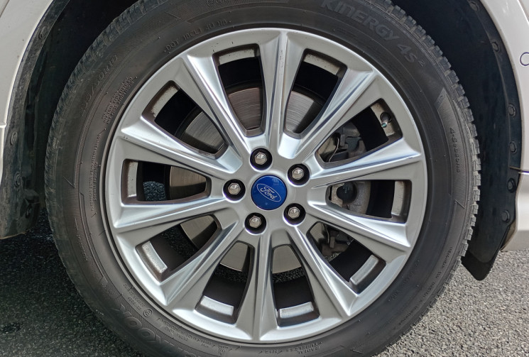 Ford Kuga 2.0 TDCI 180 VIGNALE 4X4 POWERSHIFT *ATTELAGE ELECTRIQUE