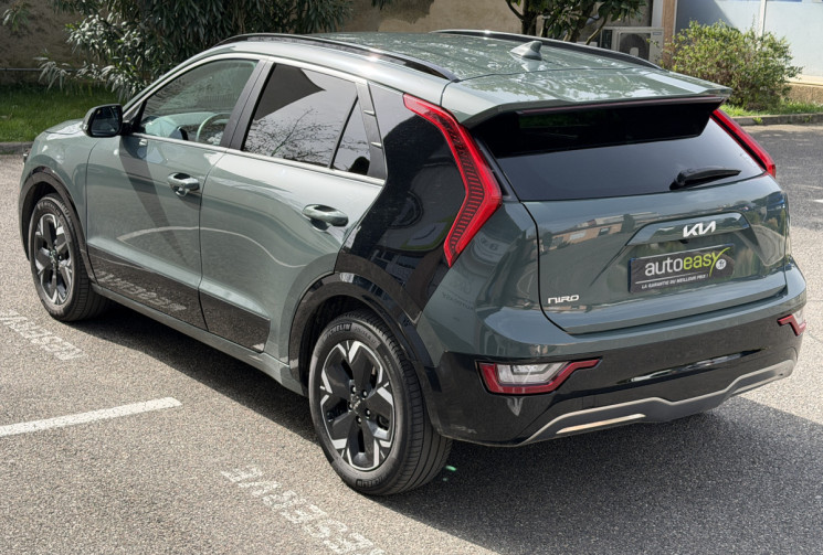Kia Niro II EV 204 ch Premium / SOH 96% / Entretien et Garantie KIA / Attelage