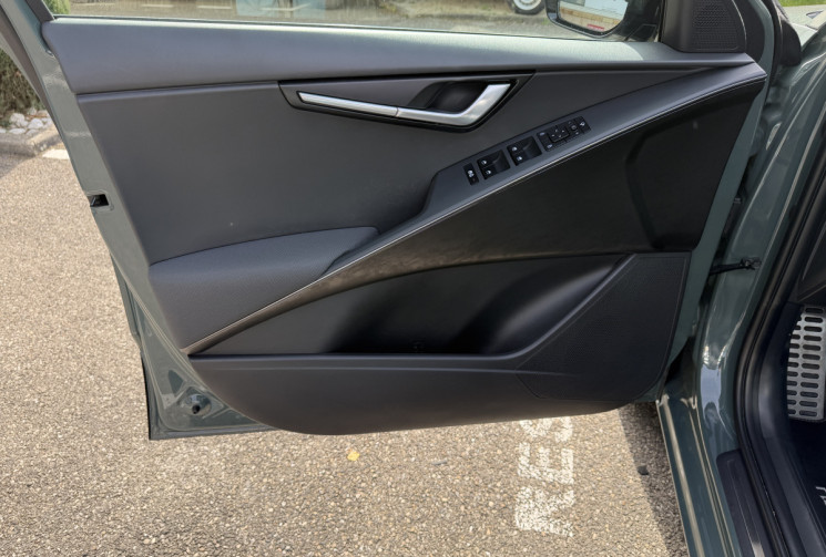 Kia Niro II EV 204 ch Premium / SOH 96% / Entretien et Garantie KIA / Attelage