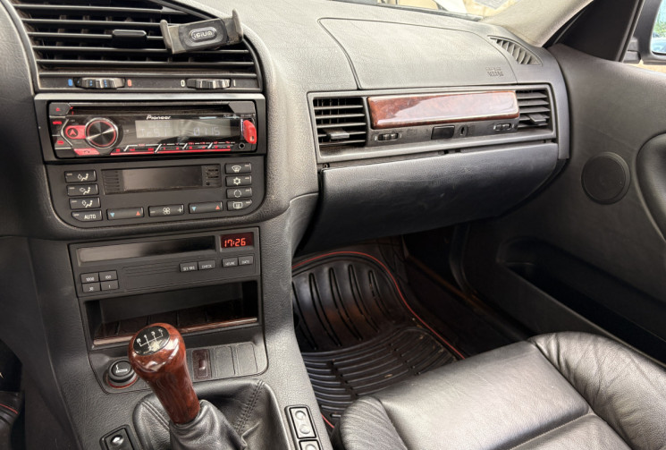 BMW Série 3 (E36) Berline 328i 2.8i 193cv 