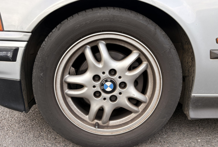 BMW Série 3 (E36) Berline 328i 2.8i 193cv 