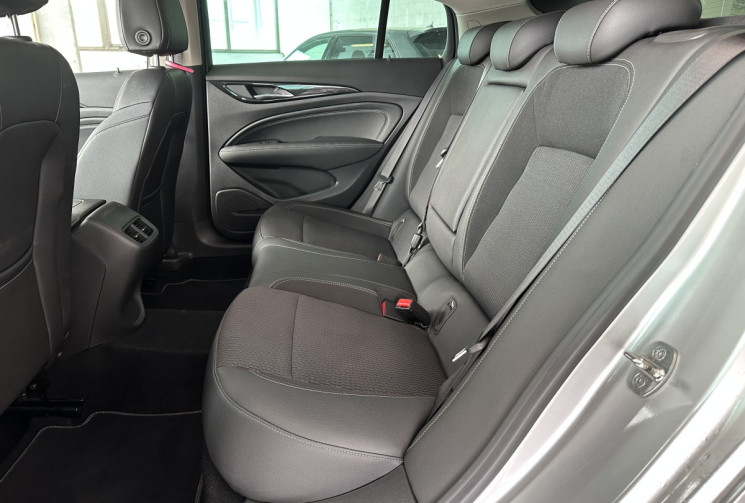 Opel INSIGNIA Grand Sport 1.6D 136 Business Edition / Moteur à chaine / CarPlay / Sièges chauffants