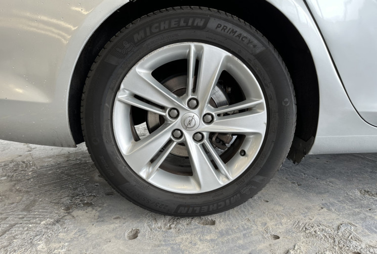 Opel INSIGNIA Grand Sport 1.6D 136 Business Edition / Moteur à chaine / CarPlay / Sièges chauffants