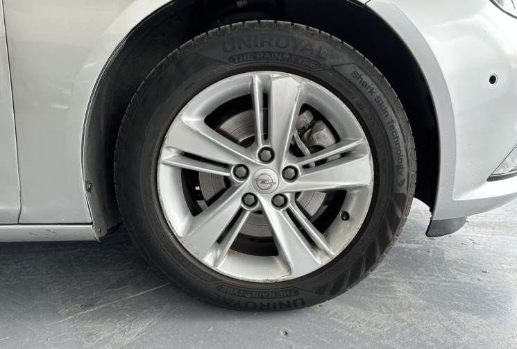 Opel INSIGNIA Grand Sport 1.6D 136 Business Edition / Moteur à chaine / CarPlay / Sièges chauffants