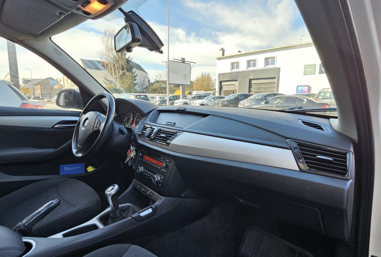 BMW X1 sDrive 16d 116 ch Lounge Toit panoramique 