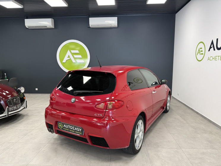 Alfa Romeo 147 GTA - V6 Busso 3.2 - Suivi complet