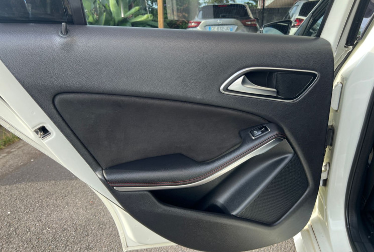 Mercedes Classe A 180 Turbo 1.6 i 16V Turbo 7G-DCT 122 cv AMG