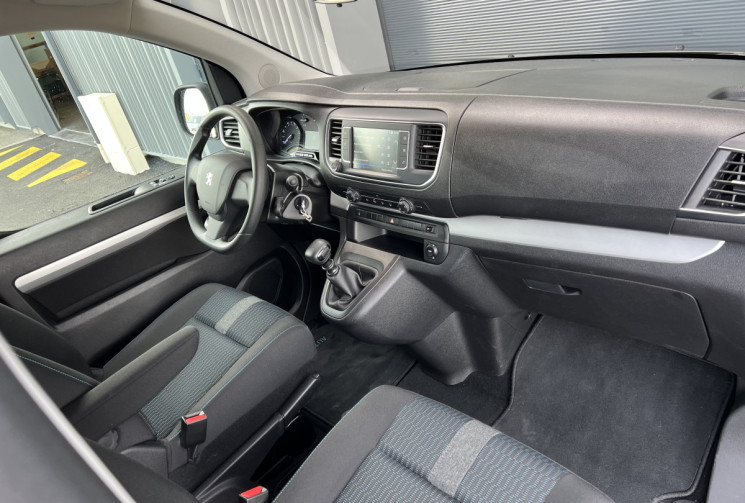 Peugeot TRAVELLER 2.0 BLUE HDI 145 / 8 PLACES / GRIP CONTROL / 2 PORTES LATERALES