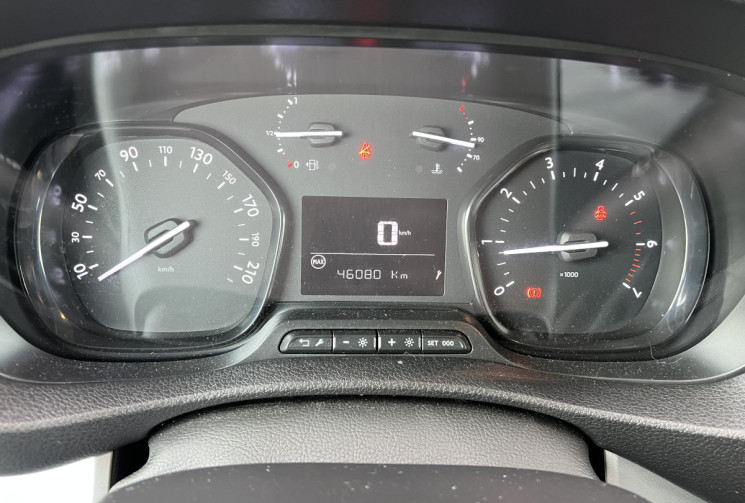 Peugeot TRAVELLER 2.0 BLUE HDI 145 / 8 PLACES / GRIP CONTROL / 2 PORTES LATERALES