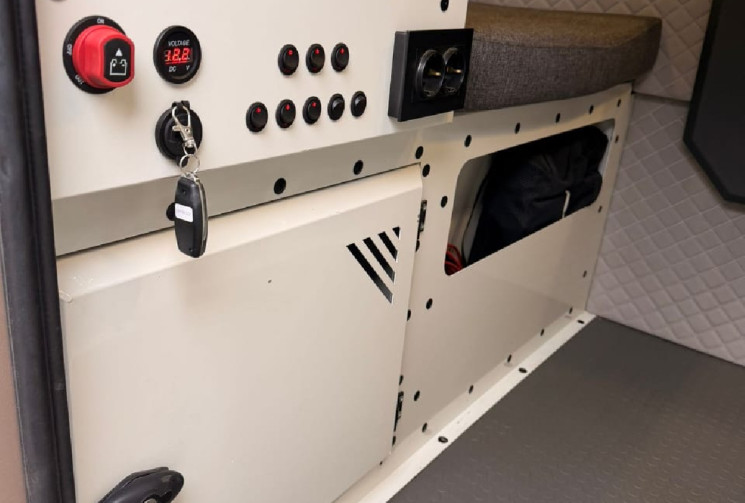 Dodge RAM 1500 V8 5.7 HEMI GPL + CELLULE CAMPER X OVERLAND - 130000 KM - 1ERE MAIN - FULL OPTIONS